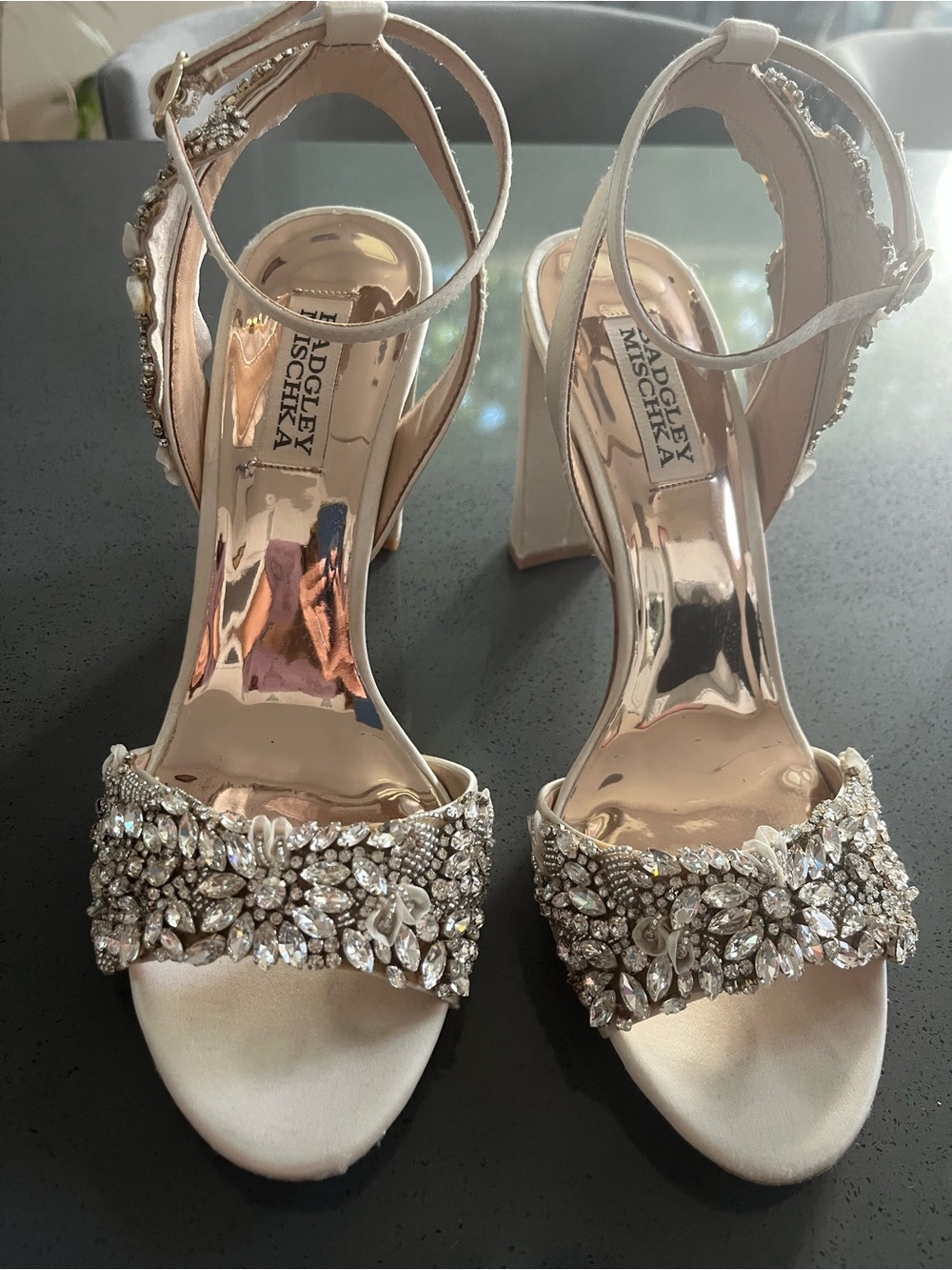 Badgley Mischka Blaine Ivory Crystal Bridal Block Heel Sandals 7.5